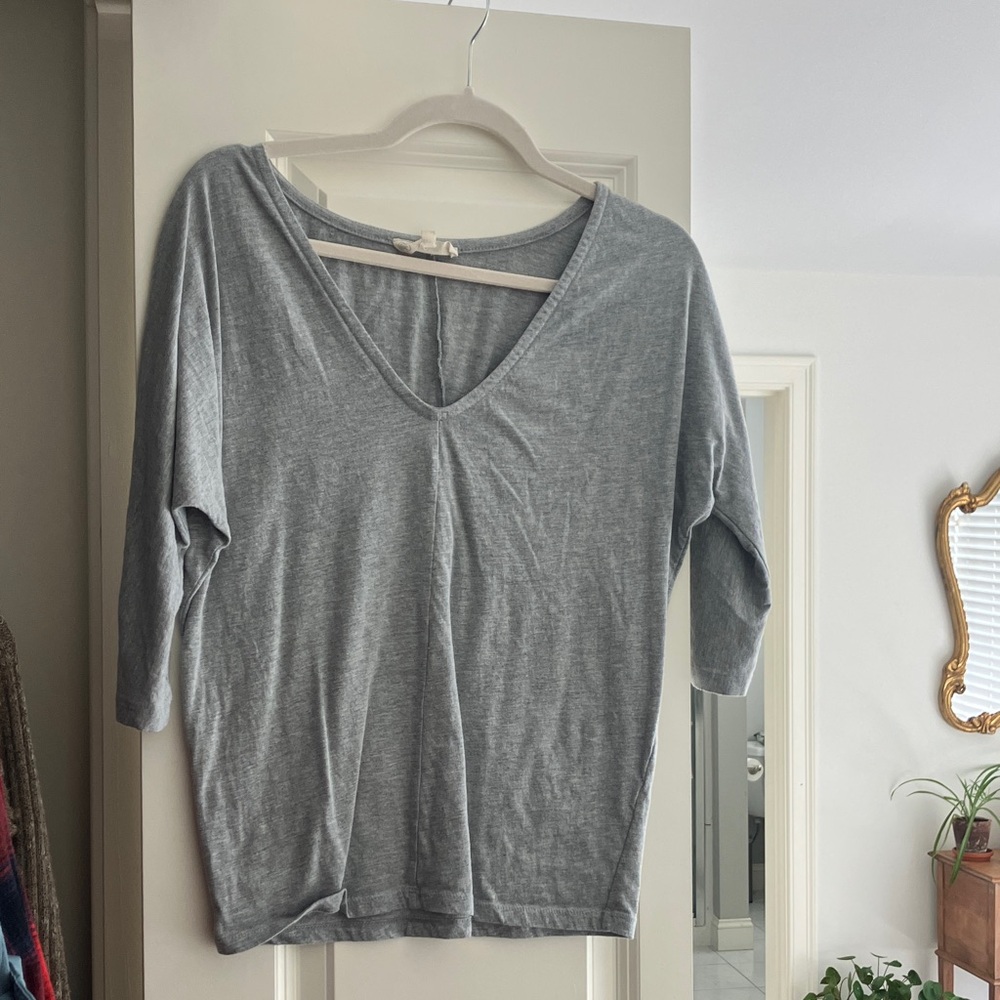 Synergy Organic Clothing Light Gray V-Neck Long Sleeve Top